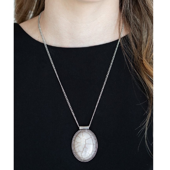 Large Gray Stone Pendant Necklace Earrings 3pc Set - Picture 2 of 3